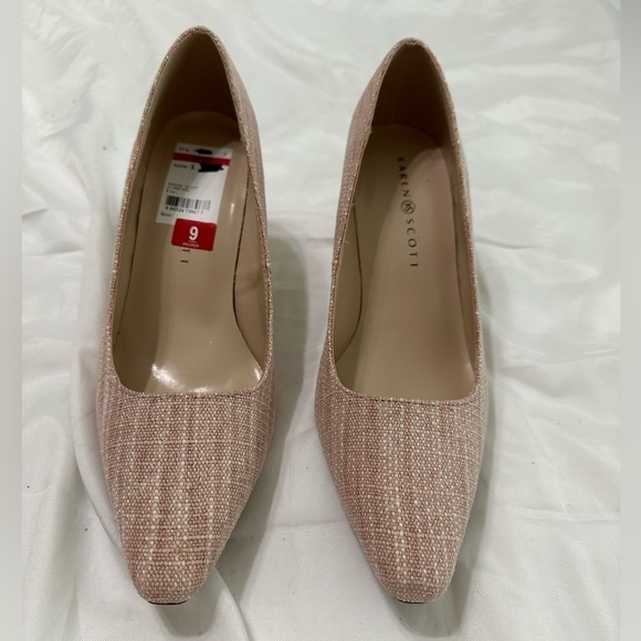 Karen Scott Shoes - Karen Scott Clancy light pink heels size 9 NWT